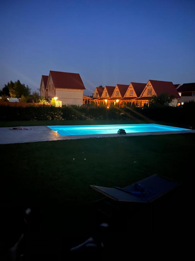 Dom Wakacyjny Z Basenem Debki Exterior photo