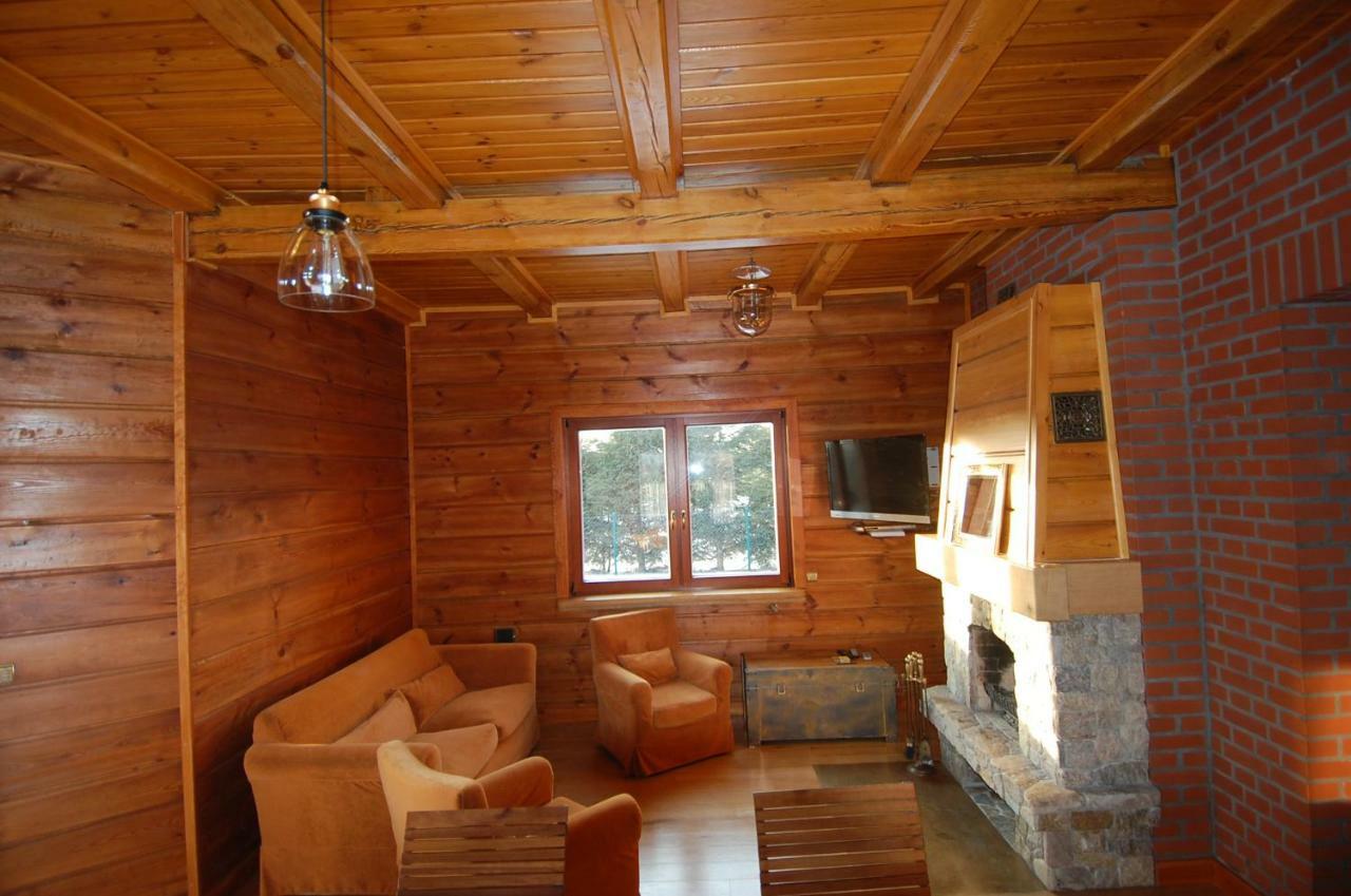 Dom Wakacyjny Z Basenem Debki Exterior photo