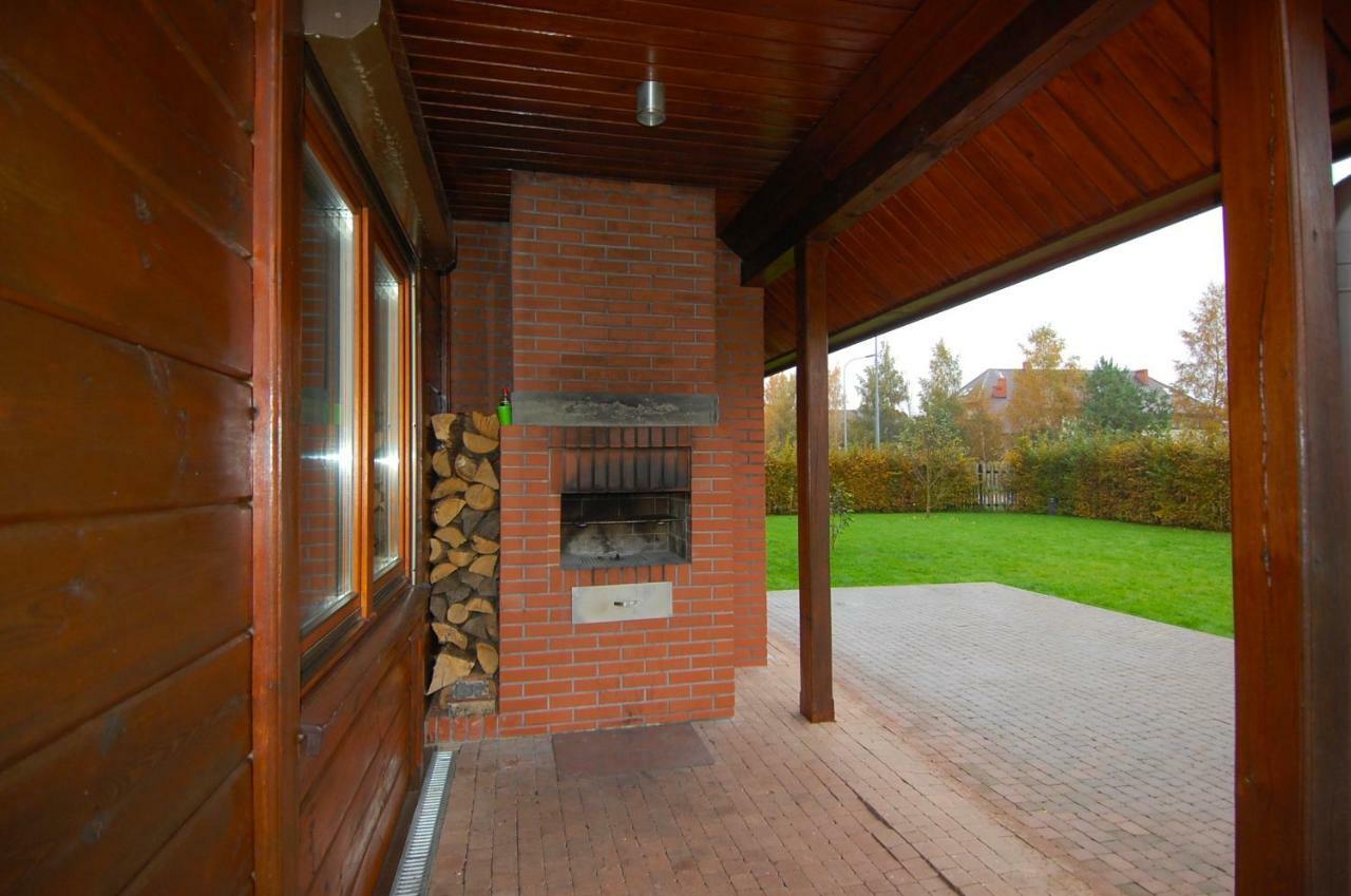 Dom Wakacyjny Z Basenem Debki Exterior photo